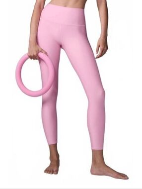 ALO High-Waisted 7/8 Airlift Leggings In Sweet Pink